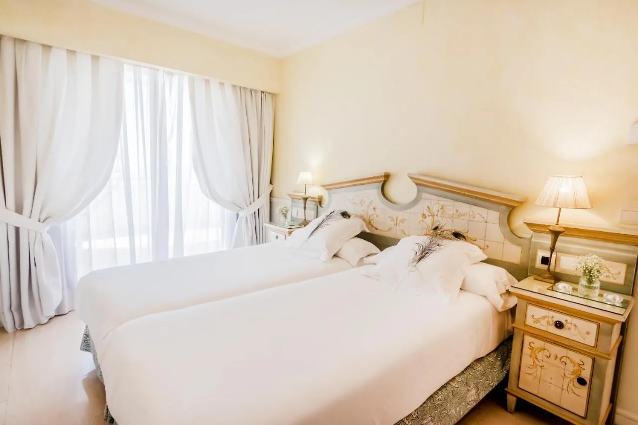 Апартаменты Guadalpin Suites Марбелья