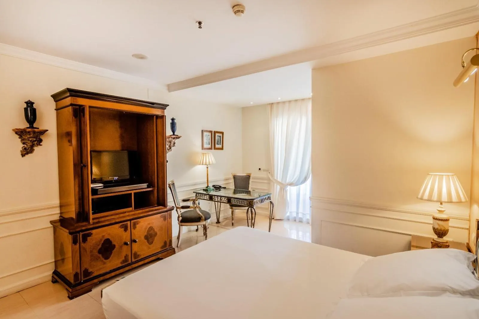 Апартаменты Guadalpin Suites Марбелья Испания